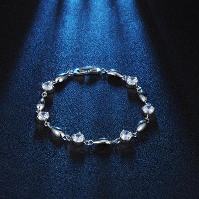 China Low Cost CLASSIC Custom Party Temperament Fashion Luxury Sweet Girl Around Mini Zircon Bracelet for sale