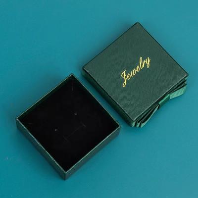 China Modern Elegant Premium Green Luxury Jewelry Vintage Packaging Paper Box Ring Necklace Jewelry Gift Box for sale