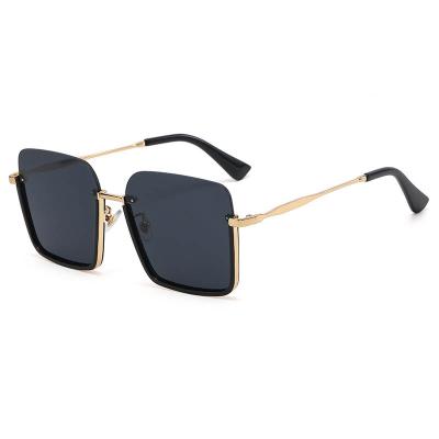 China 2022 Square Fashion Metal Frame Lady Girl Glasses Design Sunglasses Women Personality Sun Glasses for sale