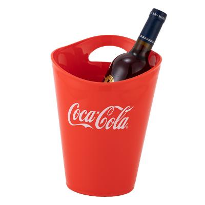 China Agriculture ice bucket 2021 new 3L summer clear plastic with diagonal single handle for sale