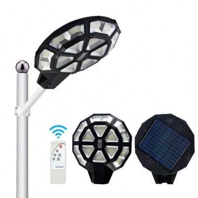 China Garden All In One With Solar Pole Street Light Integrated Solar Led Street Light for sale