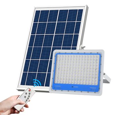 China Rechargeable Waterproof Outdoor Solar Garden Ip67 LED Lamp 100W 150W 200W 300W Solar Flood Lights for sale