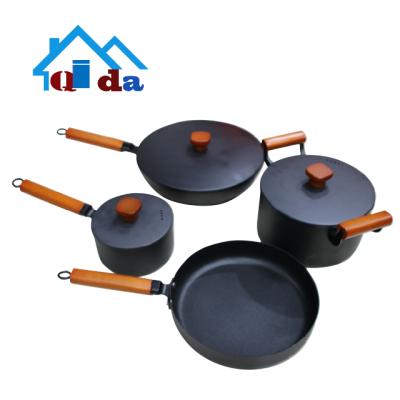 China Sustainable Kitchenware Porcelain Environmental Protection Iron Cookware Sets Multifunctional Milk And Frying Pan for sale