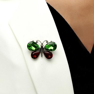 China 2021 Simple Butterfly Design Brooch New Arrival Fashionable Pin Multicolor Ladies Insect Brooch for sale