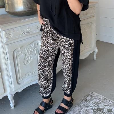 China 2021 Anti-wrinkle fashion leopard print harem pants women ladies wholesale harem pocket pants casual leisure for sale