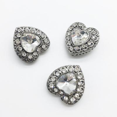 China Heart Shape Glitter Rhinestone Diamond Leg Metal Glass Crystal Button with Antique Effect for Suit or Coat for sale