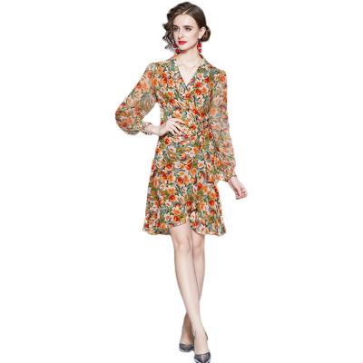 China Hepburn Breathable Early French Romantic Style New V-Neck Floral Retro Spring Floral Dress for sale