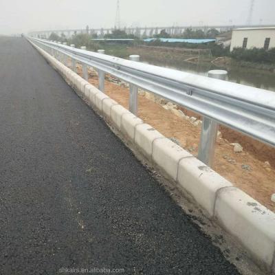 China High Quality 2022W Steel Beam Road Guardrail Traffic Galvanized Guard Rail Highway Guardrail Accessories Steel Guardrail for sale