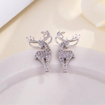 China Durable Christmas Silver Plated Deer Stud Earrings Girls Cute Animal Shiny Zircon Stud Earrings Cute Animal Women for sale