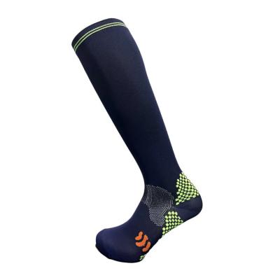 China 2022 New Customized Sport Compression Socks Viable Compression Men's Compression Socks W8092 for sale