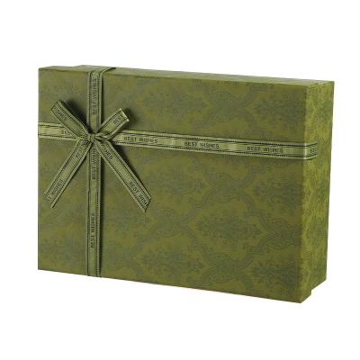 China Handmade High-end Bow Wine Packaging Green Luxury Gift Card Box For Men for sale