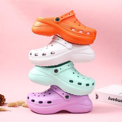 China Wholesale Light Factory Shoes Women Greenhouses Sandals Slides Gardening Shoes Women Clogs Cheap Comfortable Beach Slipper for sale