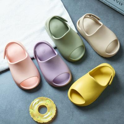 China 2021 summer hot sale pale pink yeezy sandals toddler light purple shoes slides infant children shoes non-slip stain for sale