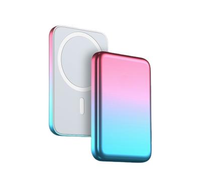 China Radio Charging 2022 Wholesale Newest Gradient Color 5000mah Battery Pack Magnetic Wireless Charging Case Power Bank for sale