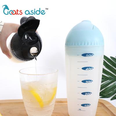 China Free Sample Viable Shaker Bottle With Logo Bar Drinking Use Modern Shaker Supplies PP Material Plastic Shaker With Scale for sale