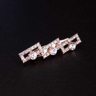 China Fashion Popular Luxury Colorful Stone Brooch Pin Women High Grade Flower Pin for sale