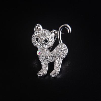 China New Arrival Fashion Cat Popular Animal Brooch Personality Silver Plated Rhinestone Alloy Brooch Jewelry for sale