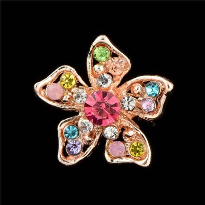 China 2022 Popular Fashion Fashion Brooch Women's Modern Crystal Jewelry Christmas Gift Rose Gold Rhinestone Brooch for sale