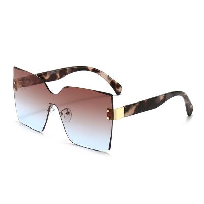 China UV400 Fashion Sunglasses Trend Women Oversized Big Square Frame Shades Luxury Sunglasses for sale