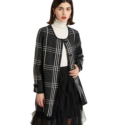 China Autumn Winter Anti-wrinkle Two Tone Plaid Jacquard Ladies Knit Crewneck Sweater Cardigan for sale