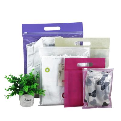 China Home Custom Dustproof Zipper Bags For Garment Tote Nonwoven Garment Bag for sale