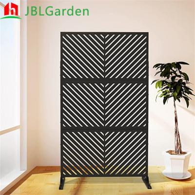 China 80x140cm Contemporary Metal Garden Screens Galvanized Steel for sale