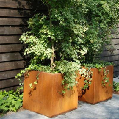 China Rusty Red Large Flower Pots Outdoor Customized Style for Gardenscape Beautification for sale