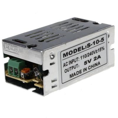 China Fuente de alimentación para dispositivos pequeños de 110V/220V entrada 5V DC 10W 5V 2A de C-Power en venta