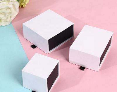 China Handmade High Quality White / Dark Blue Paper Gift Box For Jewelry Ring Packaging Box for sale