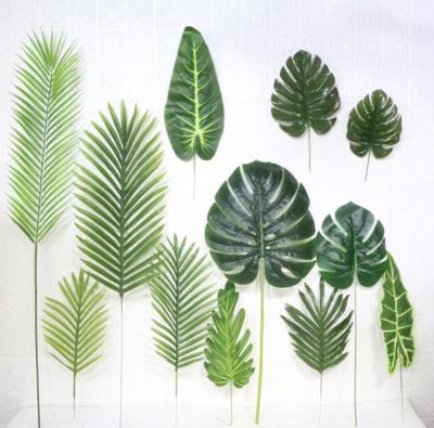 China Artificial Tropical Palm Leaves Luau Party Decoration Faux Palm Leaves Safari Leaves for Hawaiian Luau Party Jungle Beach Birthd for sale