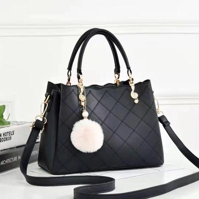 China 2022 New Fashion Solid Color Large Handbags Large Diamond Pattern Ladies Black Bag Shoulder PU Handbags For Women for sale