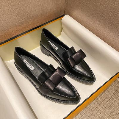 China Size increasing retro bowknot oxfords woman flats sh12261a 2021 slip on British pointed toe shoes thick heels loafers plus size 10 10.5 for sale