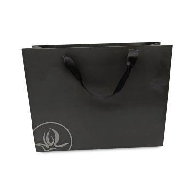 China Custom Wholesale Paper Bag Recyclable Hot Selling Paper Bag For Gift Custom Logo Gift Bag for sale