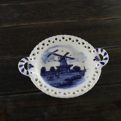 China Disposable Hand Painted Delft Blue Round Basket with Handles and Cup Outlets Blue and White Windmill Holland for sale