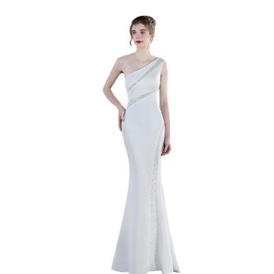 China Breathable Toast Dress Bride Long One Shoulder Banquet Skirt Slim Fit Fishtail Wedding Show Model Dress for sale