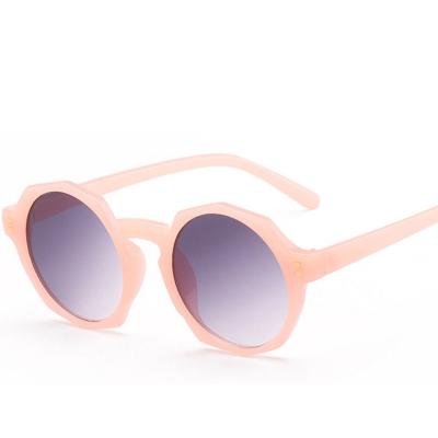 China Durable Irregular Cute Frame Boys And Girls Sunglasses UV Protection Baby Tide Kid Child Sun Umbrella Mirror for sale