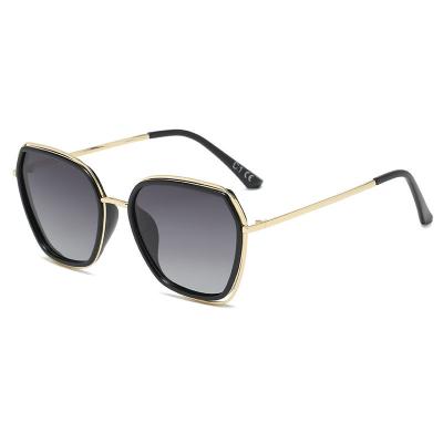 China 15 Years Experience New Large Frame Metal Sunglasses Trend Exquisite Gradient Sunglasses Outdoor Travel Fashion Sunshade Mirror for sale