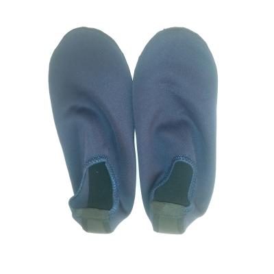 China Kids Swim Water Shoes Quick Dry Slip On Aqua Socks Custom Made Size for sale