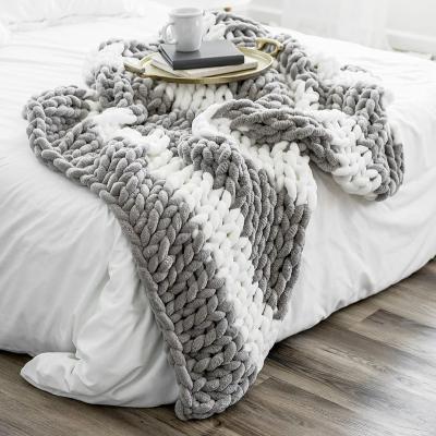 China Anti-Pull Gray And White Machine Design Chunky Knit Blanket Super Soft Washable Comfy Chenille Chunky Knit Blanket Throw for sale