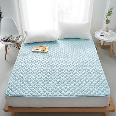 China Foldable mattress topper Yuchun winter color soild skin-friendly foldable mattress topper for sale