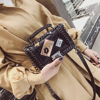 China The Other New Trend 2022 Korean Female Fashion Lock Chain Square Shoulder Messenger Rivet All-Match Female Bag Small for sale