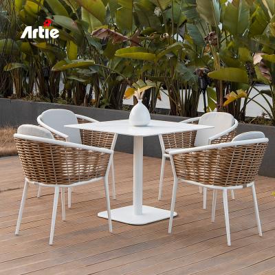 China Artie Modern Backyard Leisure Rattan Chair Patio Furniture Eco - Friendly Hand - Woven Wicker Outdoor Dining Chair for sale