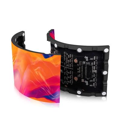 China Pantalla LED suave a todo color P2 P2.5 P3 P4 P5 Modulo LED flexible con curva RGB en venta