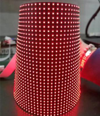 China Aanpasbaar Buiten Flexibel LED-scherm met hoge verversing en 1/10 scanmodus Te koop