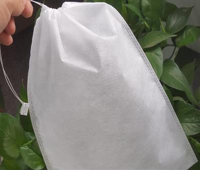 China Eco - Friendly Fruit / Plant Cover , Non Woven Fabric Plant Cover Bag for sale