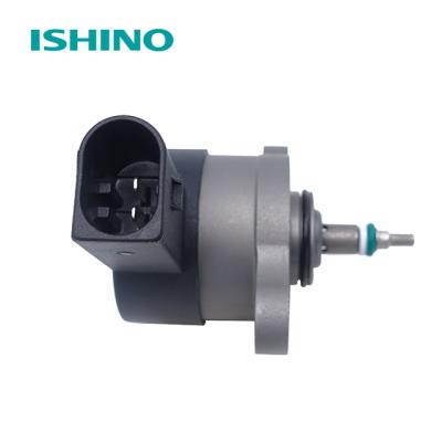 China New Fuel Pressure Regulator 0281002698 0281002699 A6110780549 K05139699AA Standard Size for sale