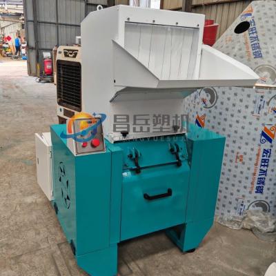 China WPC PVC Pipe Crusher 400Kg/H-500Kg/H Plastic Crushing Machine for sale