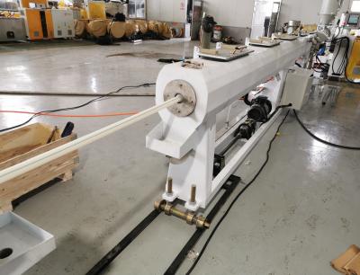 Cina 38CrMoAIA Material PVC Pipe Making Machine con 50-120 mm di diametro di vite e personalizzabile in vendita