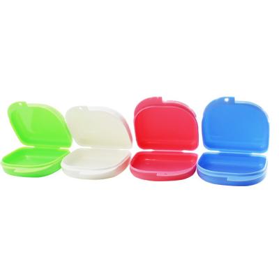 China Durable Easy To Open And Store Medium Size Dental Aligner Box Retainer Case For Travel for sale