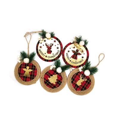 China Europe Red Grill Round Christmas Craft Wood Pendant Gifts Crafts Supplies Party Supplies Decorations Christmas Wood Home Decor for sale